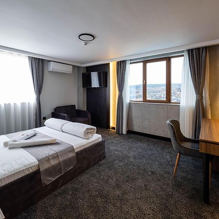 Hotel Elit Pernik Eksteriør billede