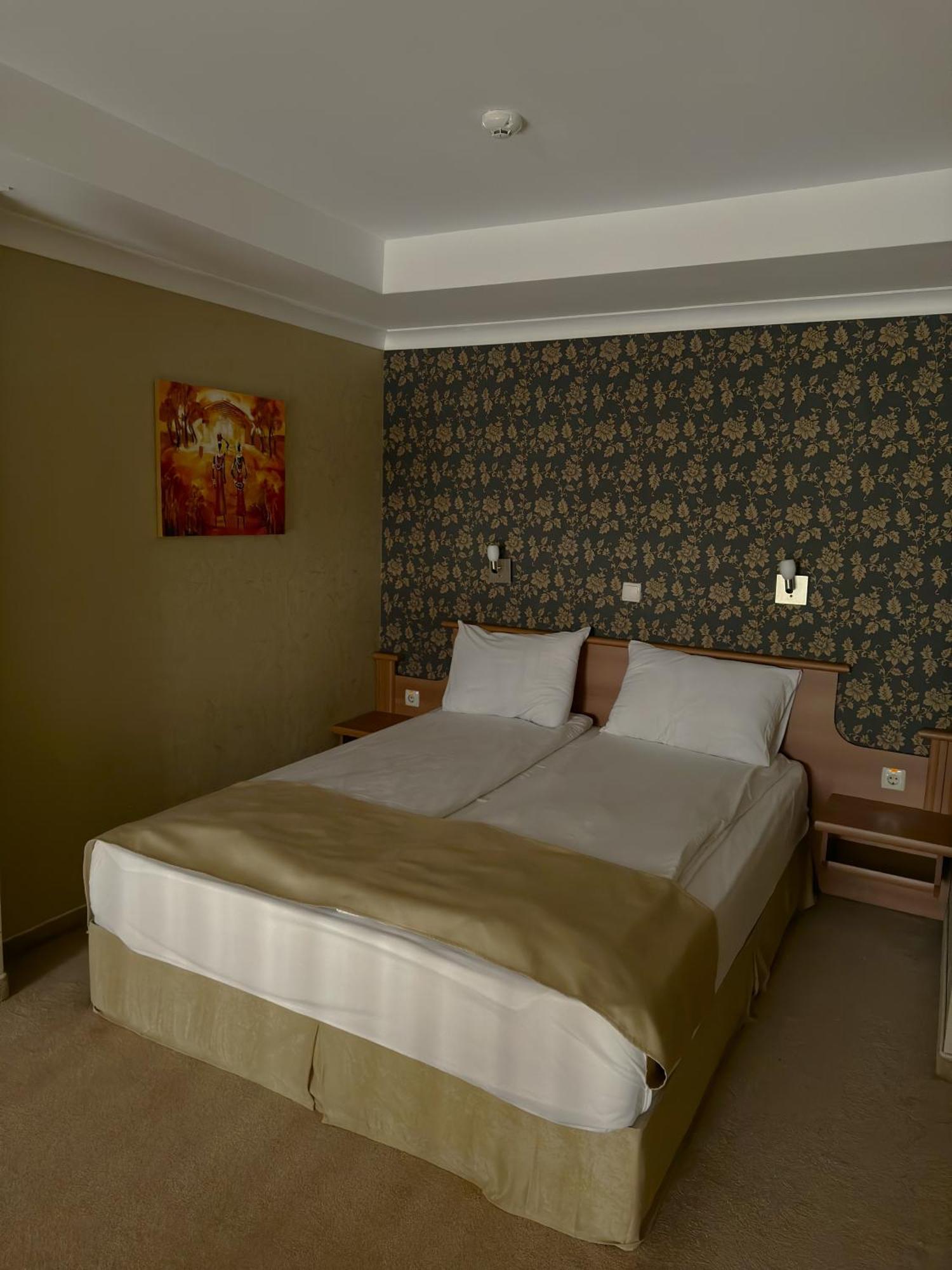 Hotel Elit Pernik Eksteriør billede