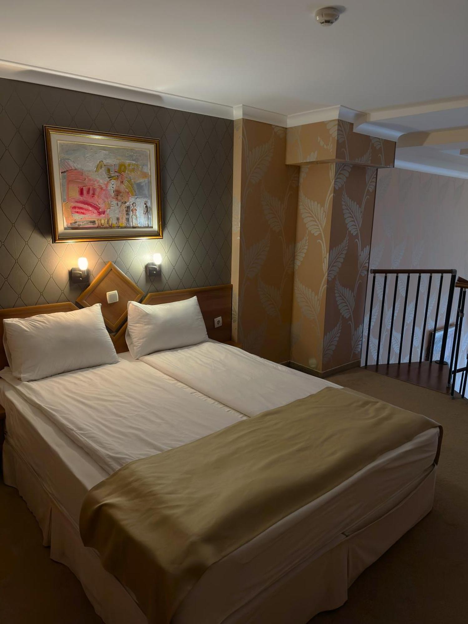 Hotel Elit Pernik Eksteriør billede