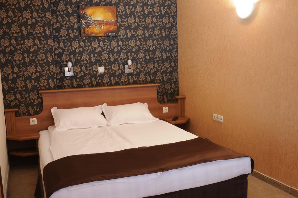 Hotel Elit Pernik Eksteriør billede